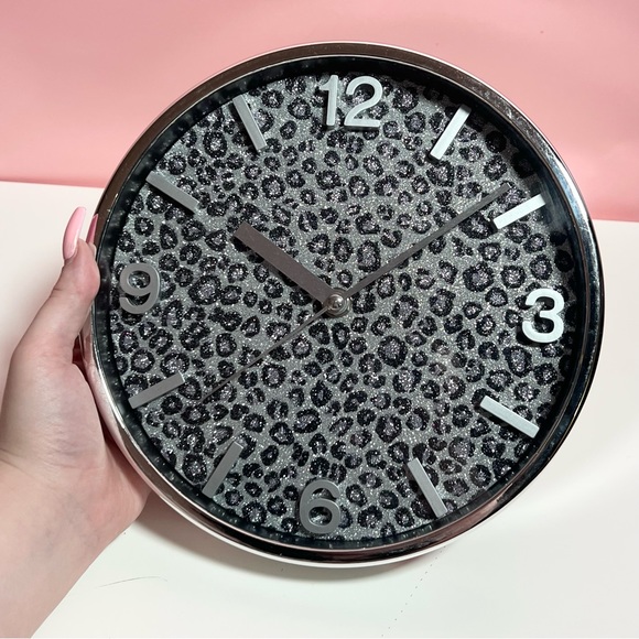 Vintage Y2K 2000s mcbling glitter snow leopard cheetah clock - Picture 2 of 3